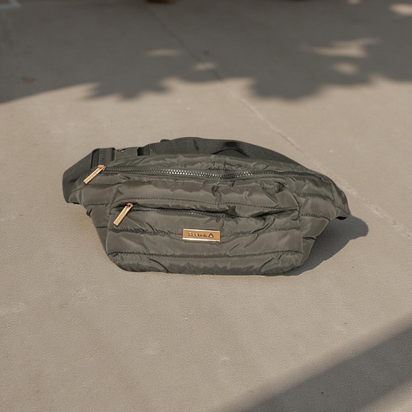 Reebok Khaki Belt Bag - Picture 1 of 9